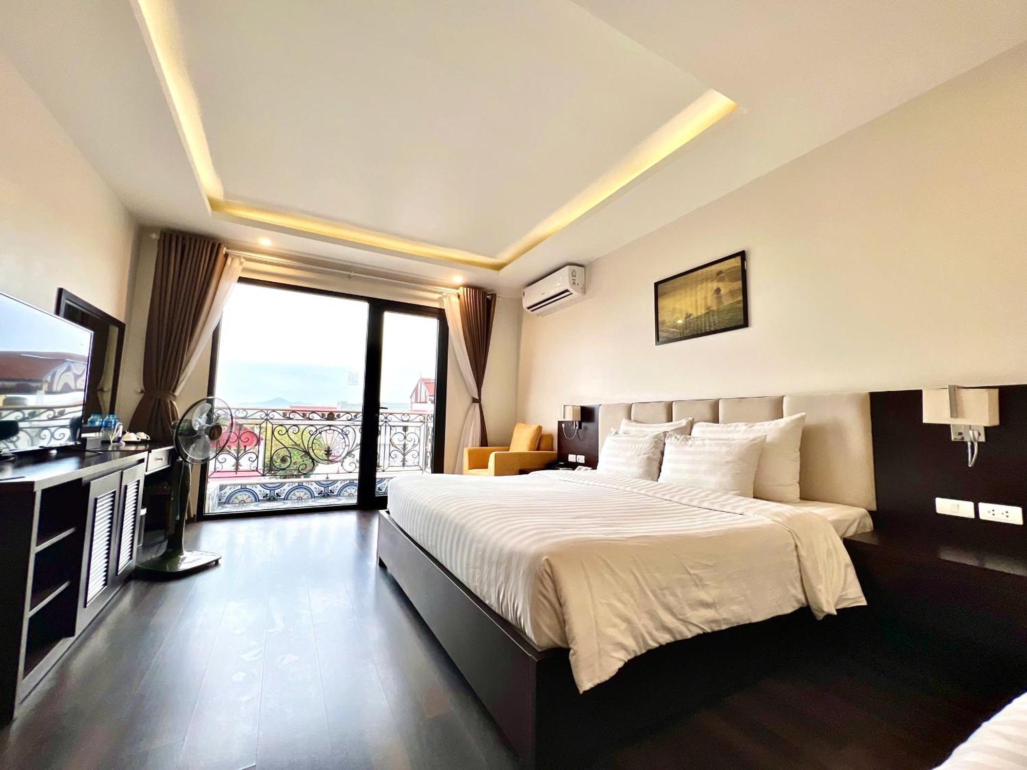 Paragon Noi Bai Hotel & Pool Hanoi Exterior photo