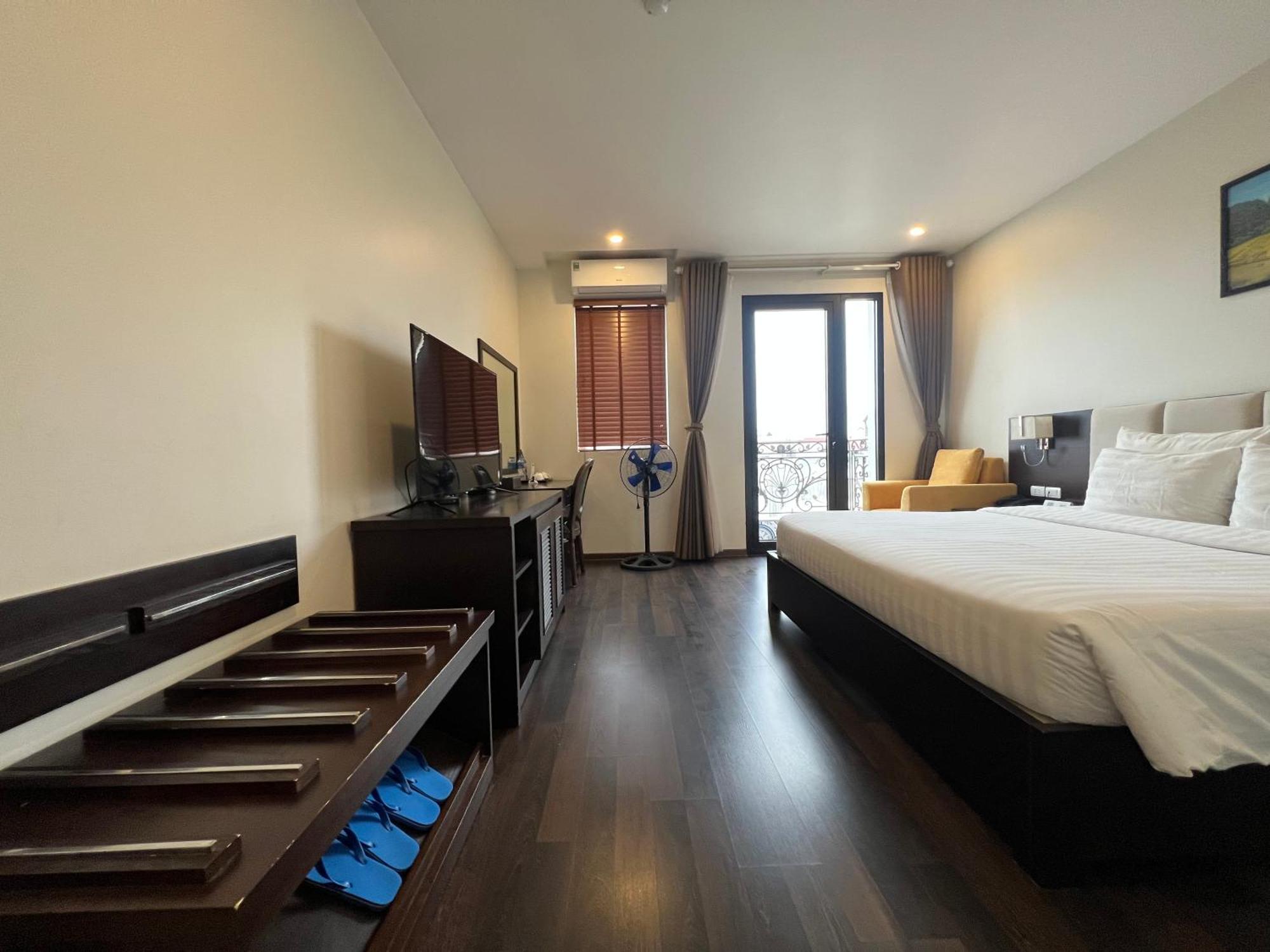 Paragon Noi Bai Hotel & Pool Hanoi Exterior photo