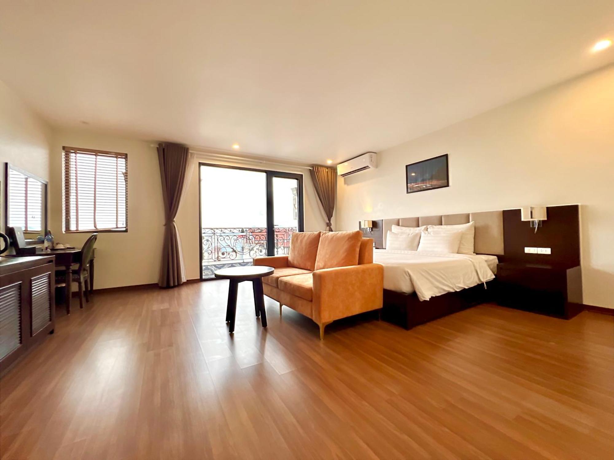 Paragon Noi Bai Hotel & Pool Hanoi Exterior photo