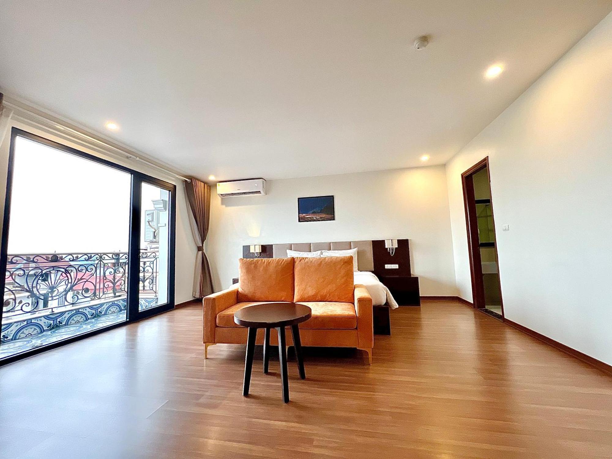 Paragon Noi Bai Hotel & Pool Hanoi Exterior photo